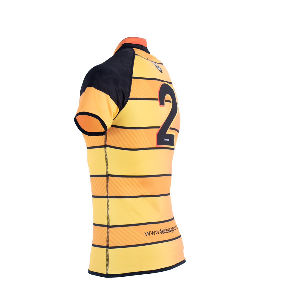 Modelo Camiseta Rugby DinD VivA Reversible